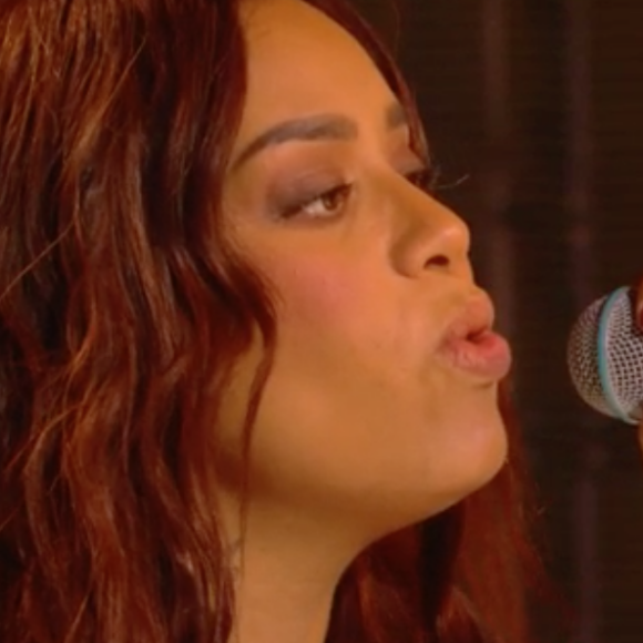 Les Enfoirés 2022 : Amel Bent très enceinte, l'adorable attention de Marc Lavoine