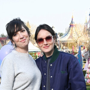 Nora Hamzawi et Anaïs Demoustier - People au 30ème anniversaire du parc d'attractions Disneyland Paris à Marne-la-Vallée. Le 5 mars 2022 © Coadic Guirec / Bestimage 