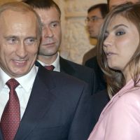 Vladimir Poutine en guerre : où cache-t-il sa compagne supposée Alina Kabaeva et leurs 4 enfants ?