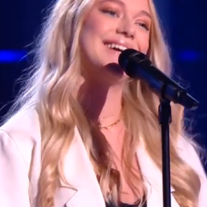 Emilie rejoint l'équipe de Florent Pagny dans "The Voice 11" - Emission du 12 mars 2022, TF1