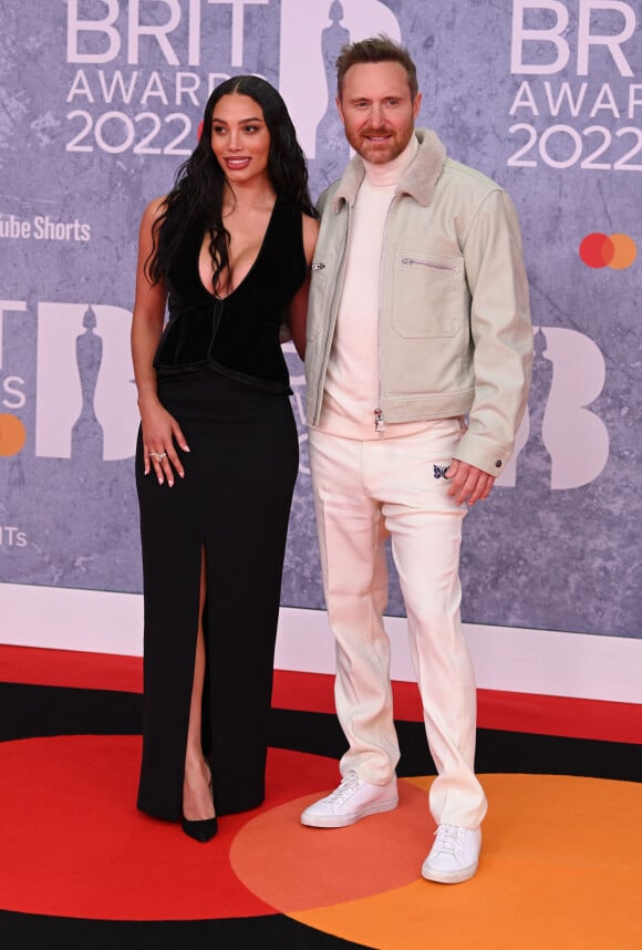 David Guetta et sa compagne Jessica Ledon assistent aux BRIT Awards 2022 à l'O2. Londres, le 8 février 2022.