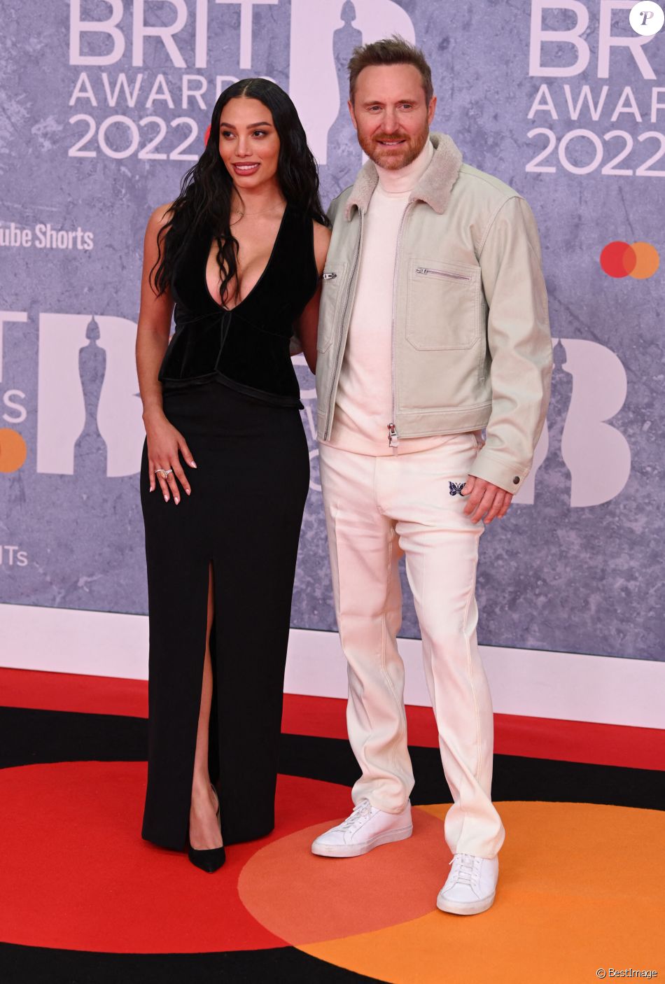 David Guetta et sa compagne Jessica Ledon assistent aux BRIT Awards