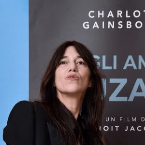 Charlotte Gainsbourg au photocall du film "Suzanna Andler" à Milan, le 8 mars 2022.