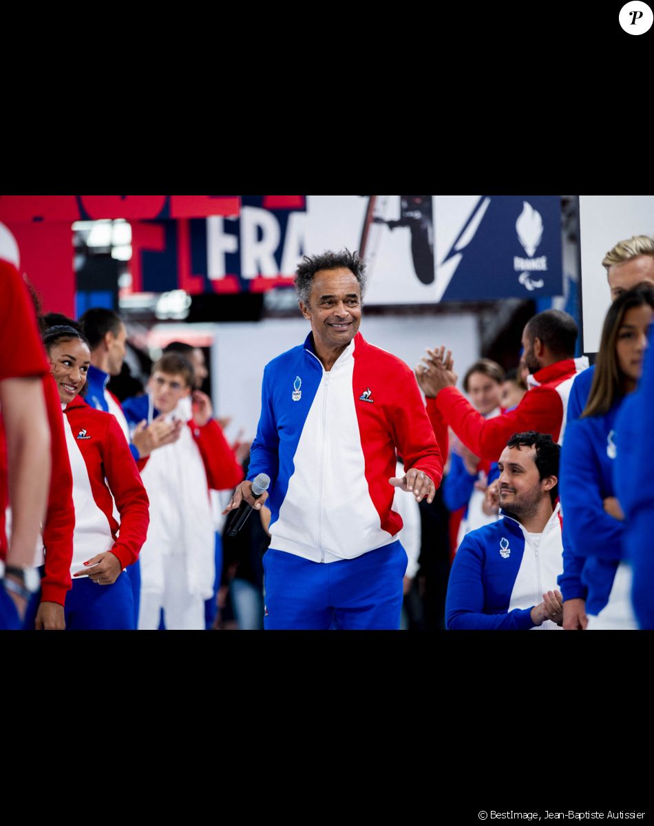 Yannick Noah - Defile de la collection Olympique de l equipementier Le Coq Sportif lors du défilé de la collection Olympique de l'équipementier "Le Coq Sportif" à Romilly-sur-Seine, France, le 4 octobre 2021. © Jean-Baptiste Autissier/Panoramic/Bestimage