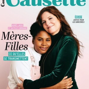 Retrouvez Agnès Jaoui et sa fille Lorranie en couverture du magazine Causette, n°131 du 23 février 2022.