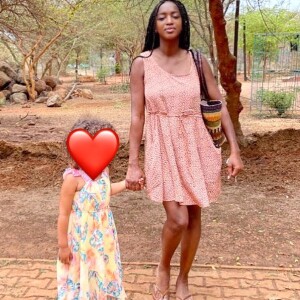 Vincent Cerutti et Hapsatou Sy en vacances au Sénégal avec leurs enfants Abbie (4 ans) et Isaac (1 an et demi), à l'été 2021.