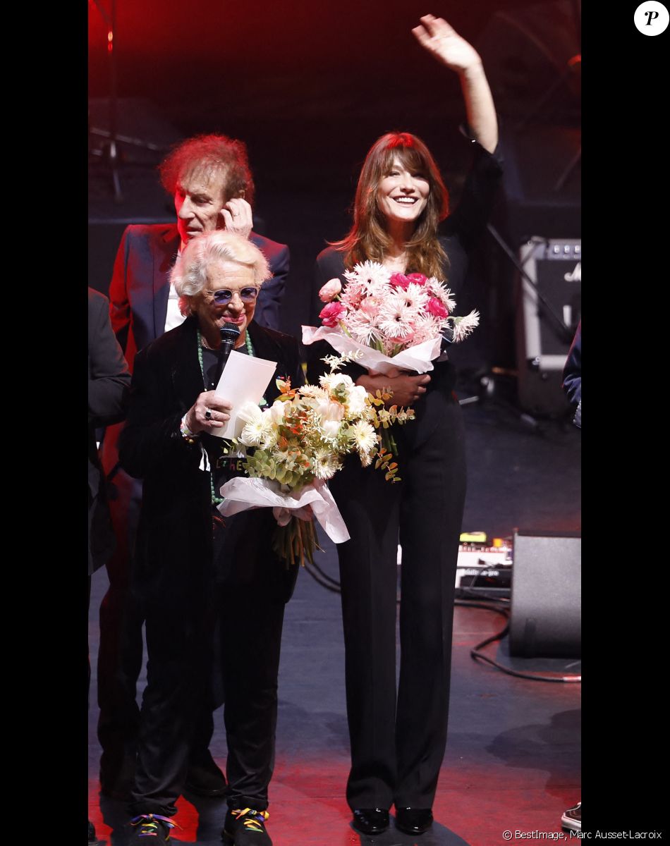 Alain Souchon, Véronique de Villèle, Carla Bruni-Sarkozy - XVème gala pour la Fondation Recherche Alzheimer à l'Olympia à Paris le 14 mars 2022. © Photo Marc Ausset-Lacroix/Bestimage