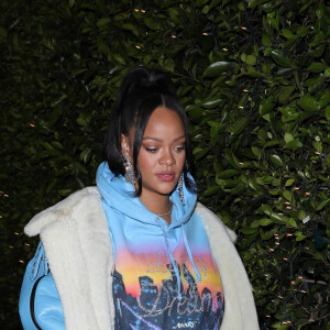 Rihanna, enceinte, a dîné au restaurant Giorgio Baldi à Santa Monica. Le 15 mars 2022.