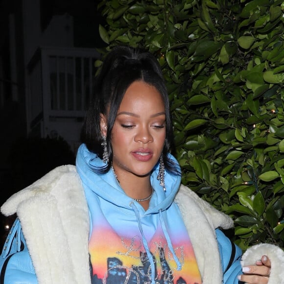 Rihanna, enceinte, a dîné au restaurant Giorgio Baldi à Santa Monica. Le 15 mars 2022.