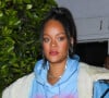 Ventre couvert et jambes à l'air : Rihanna, enceinte, a dîné au restaurant Giorgio Baldi à Santa Monica.