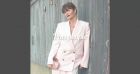 Helena Christensen : Canon en costume rose pâle pour applaudir Kaia Gerber