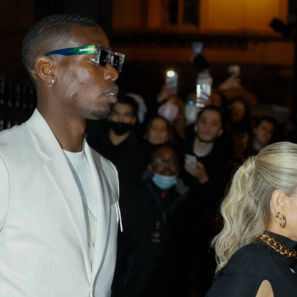 Paul Pogba et sa femme Maria Zulay Salaues - Arrivées et sorties du défilé Off-White Femme Automne/hiver 2022/2023 au palais Brongniart à Paris, France, le 28 février 2022. © Veeren-Christophe Clovis / Bestimage