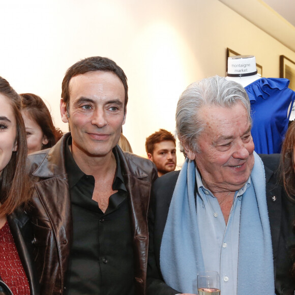 Exclusif - Alain Delon avec ses petites filles Loup et Liv et son fils Anthony Delon - Lancement de la marque de vêtements de cuir "Anthony Delon 1985" chez Montaigne Market à Paris. Le 7 mars 2017 © Philippe Doignon / Bestimage