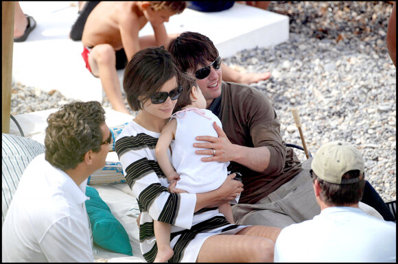 Tom Cruise, Katie Holmes et leur fille Suri à Cannes en 2007.