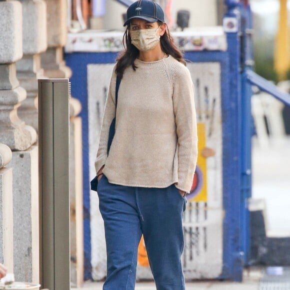 Exclusif - Katie Holmes se promène dans les rues de New York le 15 mars 2022.