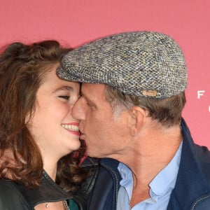 Charles Berling et sa compagne Pauline Cheviller - 96ème Qatar Prix de l'Arc de Triomphe à l'Hippodrome de Chantilly le 1er octobre 2017. © Coadic Guirec/Bestimage 