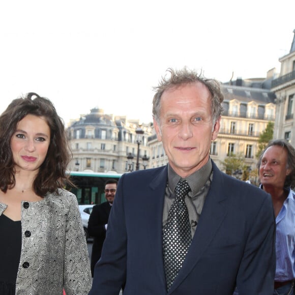 Charles Berling et sa compagne Pauline Cheviller - Arrivée au gala d'ouverture de la saison de danse 2017/2018 du ballet de l'Opéra National de Paris au l'opéra Garnier à Paris, France, le 21 septembre 2017. © Agence/Bestimage 