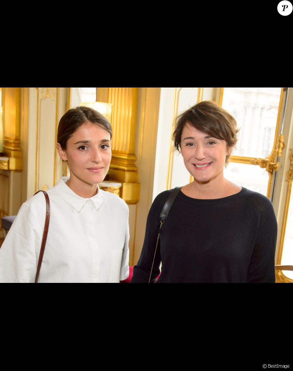 Daniela Lumbroso et sa fille Lola Bessis - Remise de décoration de Commandeur de l'Ordre des Arts et des Lettres à Harvey Keitel au ministère de la culture à Paris. Le 13 octobre 2015.