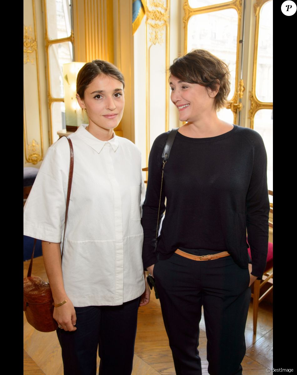 Daniela Lumbroso et sa fille Lola Bessis - Remise de décoration de Commandeur de l'Ordre des Arts et des Lettres à Harvey Keitel au ministère de la culture à Paris. Le 13 octobre 2015.