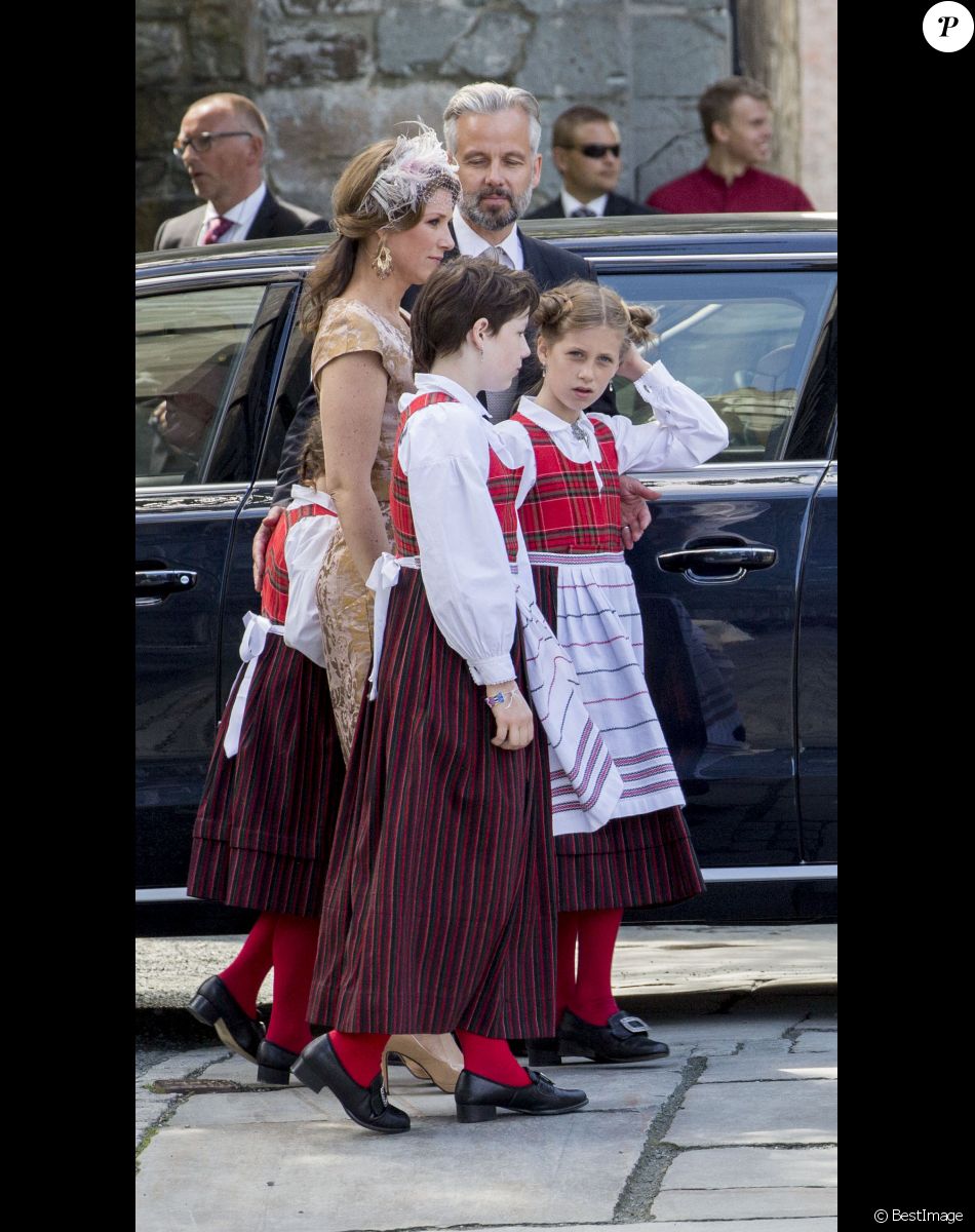 La princesse Martha Louise, son mari Ari Behn et leurs filles Maud Angelica Behn, Leah Isadora Behn et Emma Tallulah Behn - La famille royale de Norvège lors du jubilé de 25 ans de règne du roi Harald de Norvège à Trondheim, le 23 juin 2016.