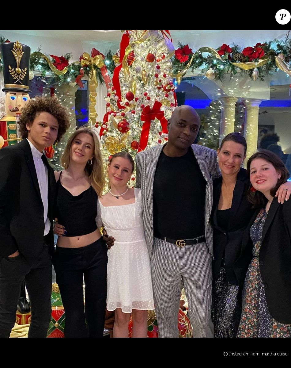 La princesse Martha de Norvège, son compagnon, le chaman américain Durek Verrett, et ses trois filles, sur Instagram. 2021