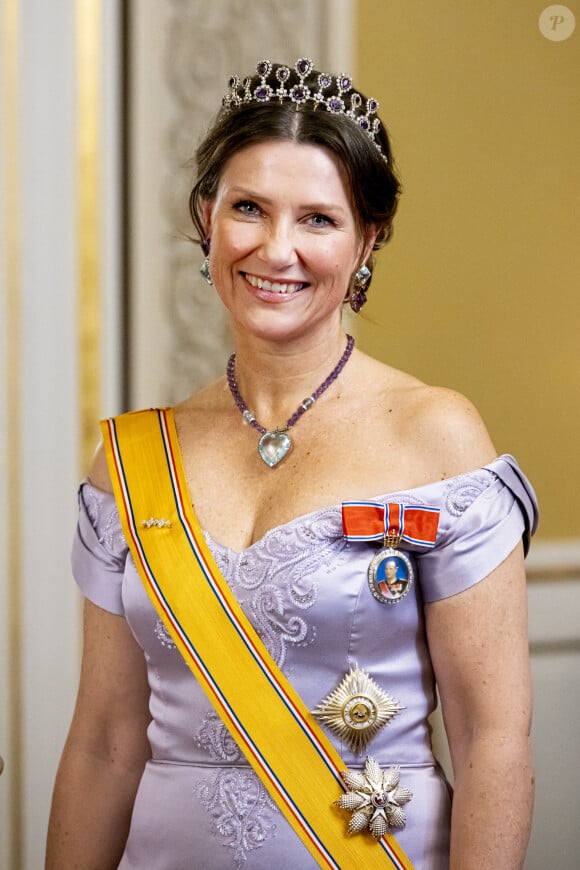 La princesse Martha Louise lors du dîner d'état au palais royal à Oslo pour la visite du couple royal des Pays-Bas en Norvège le 9 novembre 2021.