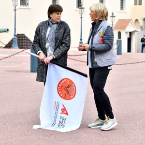 La princesse Stéphanie de Monaco et Dominique Serra, fondatrice et organisatrice du rallye, donnent le départ de la 31ème édition du Rallye des Gazelles ("Rallye Aïcha des e-gazelles") sur la place du Palais Princier à Monaco, le 18 mars 2022. © Bruno Bebert/Bestimage