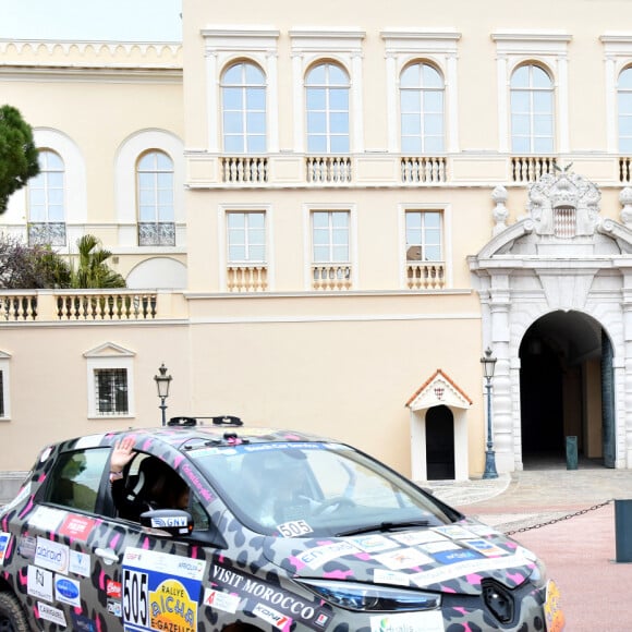 La princesse Stéphanie de Monaco et Dominique Serra, fondatrice et organisatrice du rallye, donnent le départ de la 31ème édition du Rallye des Gazelles ("Rallye Aïcha des e-gazelles") sur la place du Palais Princier à Monaco, le 18 mars 2022. © Bruno Bebert/Bestimage