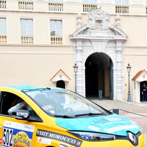 La princesse Stéphanie de Monaco et Dominique Serra, fondatrice et organisatrice du rallye, donnent le départ de la 31ème édition du Rallye des Gazelles ("Rallye Aïcha des e-gazelles") sur la place du Palais Princier à Monaco, le 18 mars 2022. © Bruno Bebert/Bestimage