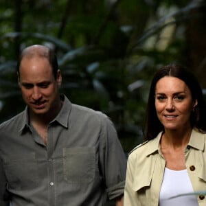 Le prince William et sa femme Kate Middleton visitent la réserve forestière de Chiquibul au Bélize, auprès des soldats de la British Army Training Support Unit (BATSUB), le 21 mars 2022.