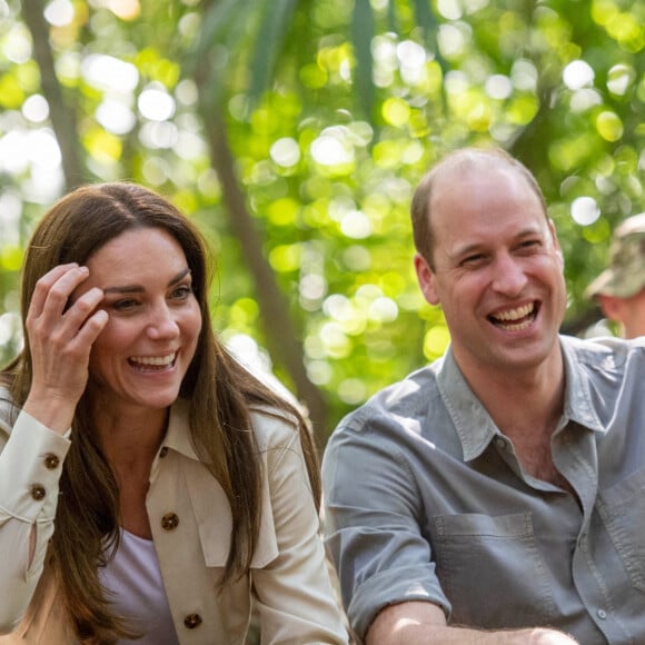 Le prince William et sa femme Kate Middleton visitent la réserve forestière de Chiquibul au Bélize, auprès des soldats de la British Army Training Support Unit (BATSUB), le 21 mars 2022.