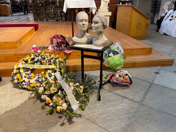 Bustes de Henri d'Orléans et sa femme Micaela Cousino lors des obsèques de la princesse Micaela, comtesse douairière de Paris en l'église Saint Germain de l'Auxerrois à Paris le 22 mars 2022. © Christophe Clovis / Bestimage 