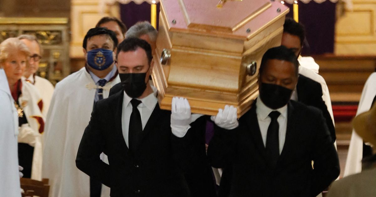 De begrafenis van Michaela, Gravin van Parijs: een prachtig afscheidscadeau van haar dierbaren