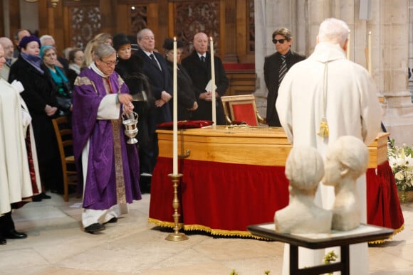 Monseigneur Patrick Chauvet lors des obsèques de la princesse Micaela, comtesse douairière de Paris en l'église Saint Germain de l'Auxerrois à Paris le 22 mars 2022. © Christophe Clovis / Bestimage 