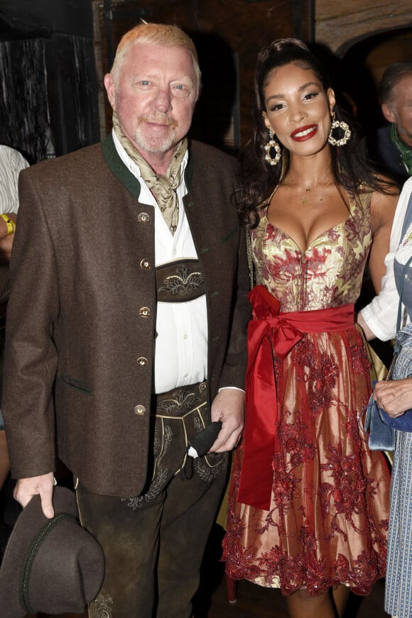 Boris Becker et sa compagne Lilian de Carvalho Monteiro lors de lévénement "Almauftrieb Kaefer's Koa Wiesn 2.0" au restaurant Kaefer-Schaenke à Munich. Le 19 septembre 2021