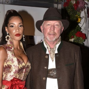 Boris Becker et sa compagne Lilian de Carvalho Monteiro lors de lévénement "Almauftrieb Kaefer's Koa Wiesn 2.0" au restaurant Kaefer-Schaenke à Munich. Le 19 septembre 2021