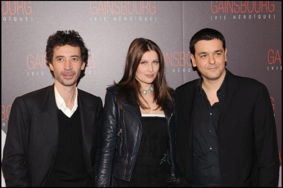 Eric Elmosnino, Laetitia Casta et Joann Sfar lors de la première de Gainsbourg (vie héroïque)