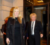 Rod Stewart et son épouse Penny Lancaster quittent l'hôtel Ritz-Carlton et se rend au Musée d'Art Moderne pour assister au défilé de mode Ralph Lauren Collection, collection automne-hiver 2022. New York, le 22 mars 2022.