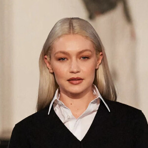 Gigi Hadid a participé au défilé de mode Ralph Lauren Collection, collection automne-hiver 2022, au Musée d'Art Moderne de New York. Le 22 mars 2022.