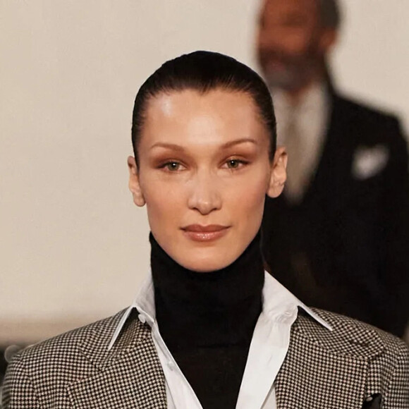 Bella Hadid a participé au défilé de mode Ralph Lauren Collection, collection automne-hiver 2022, au Musée d'Art Moderne de New York. Le 22 mars 2022.