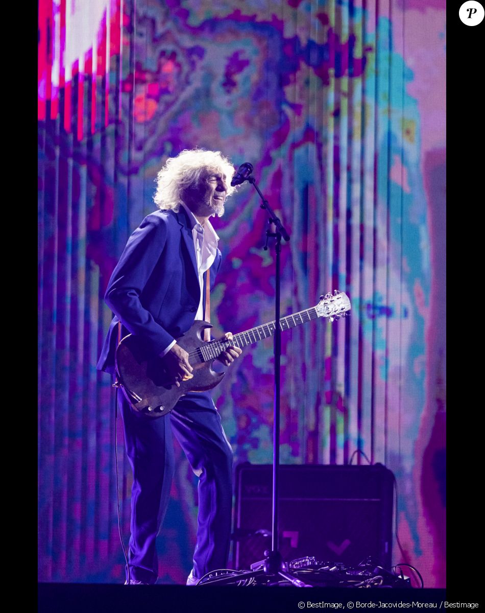 Exclusif - Louis Bertignac - Concert hommage à Johnny Hallyday "Que je t'aime" à l'AccorHotels Arena Paris Bercy à Paris. Le 14 septembre 2021 © Borde-Jacovides-Moreau / Bestimage