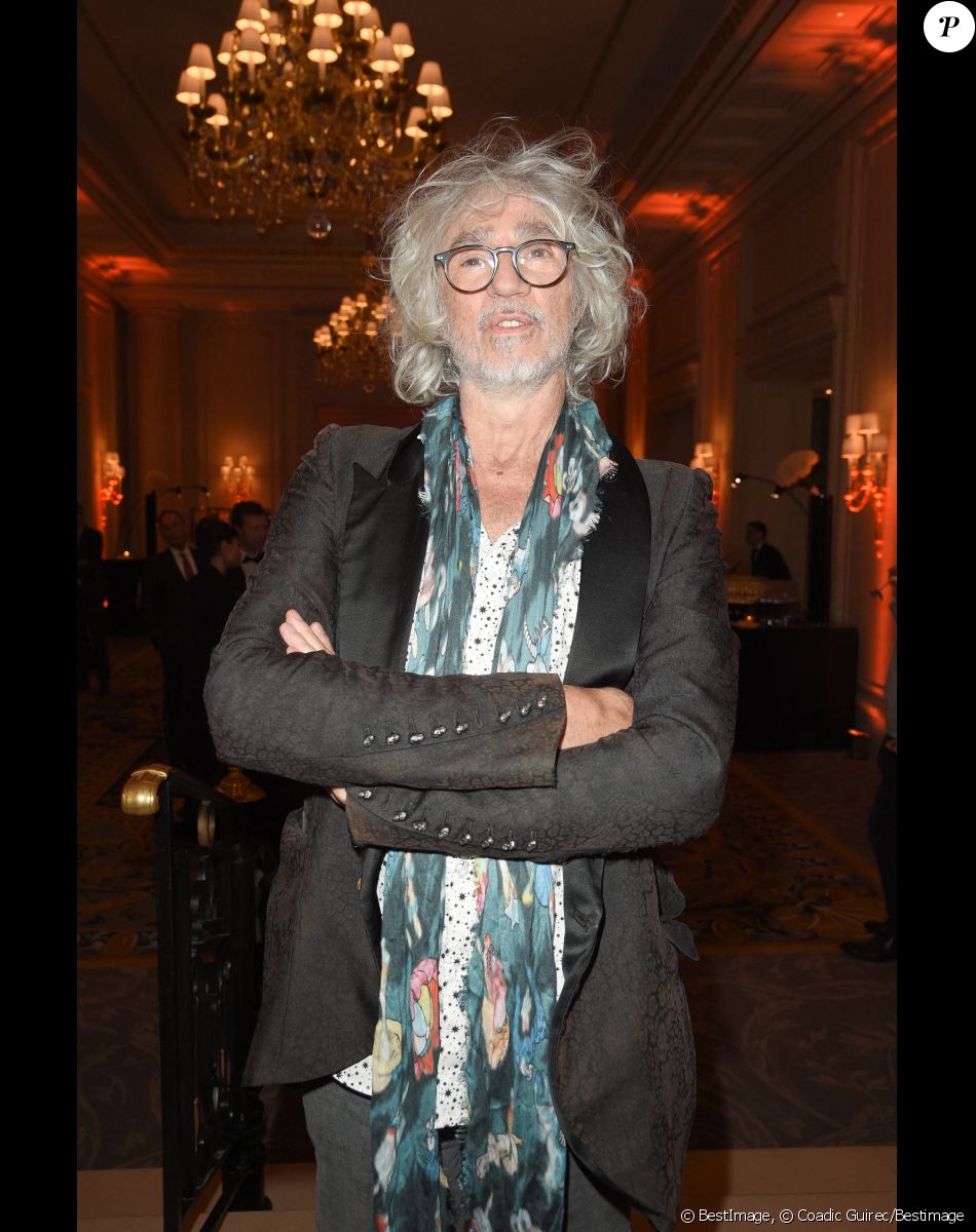 Louis Bertignac - 3ème Gala caritatif des "Stéthos d'Or" qui récompensent les artistes qui contribuent au bien-être de tous, organisé par la Fondation pour la Recherche en Physiologie au George V à Paris, le 11 mars 2019. © Coadic Guirec/Bestimage