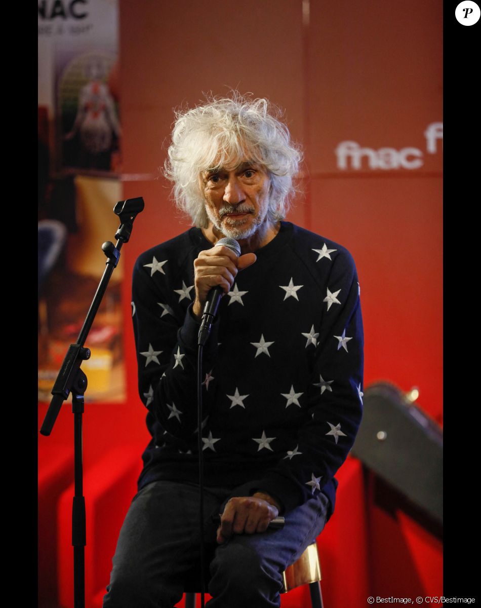 Exclusif - Rencontre avec Louis Bertignac à la Fnac Ternes à Paris, le 17 novembre 2018. © CVS/Bestimage