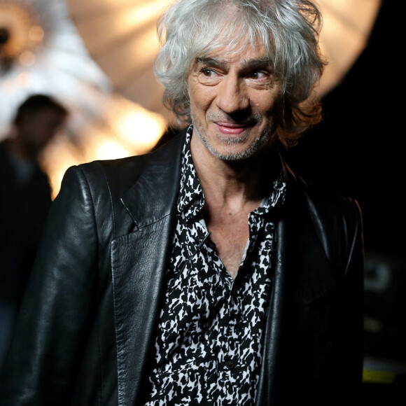 Exclusif - Louis Bertignac - Backstage de l'enregistrement de l'émission Spécial Johnny Hallyday, "Johnny, la soirée événement", qui sera diffusée sur TF1 en prime-time le 20 décembre. 