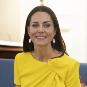 Catherine (Kate) Middleton, duchesse de Cambridge, en visite à King's House, la résidence officielle de Sir Patrick Allen, gouverneur général de la Jamaïque, et de son épouse Patricia Allen, au quatrième jour de leur tournée dans les Caraïbes, pour marquer le jubilé de platine de la reine.