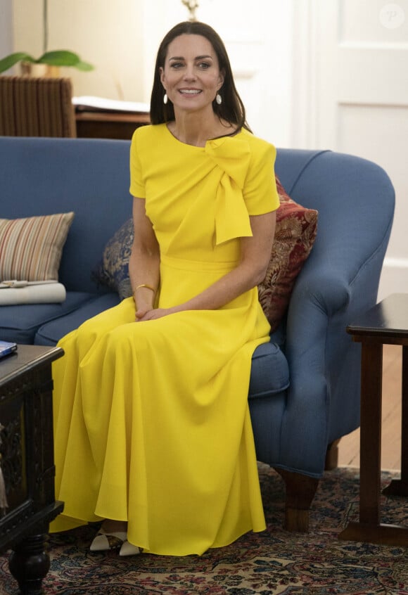 Catherine (Kate) Middleton, duchesse de Cambridge, en visite à King's House, la résidence officielle de Sir Patrick Allen, gouverneur général de la Jamaïque, et de son épouse Patricia Allen, au quatrième jour de leur tournée dans les Caraïbes, pour marquer le jubilé de platine de la reine.