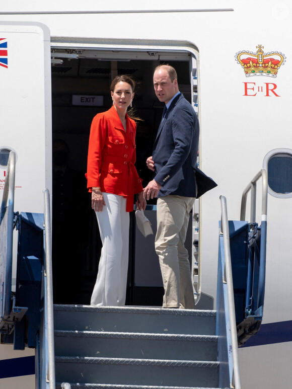 Le prince William, duc de Cambridge, et Catherine (Kate) Middleton, duchesse de Cambridge, quittent le Belize depuis l'aéroport Philip S. W. Goldson. Belize City, le 22 mars 2022. 