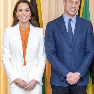 Le prince William, duc de Cambridge, et Catherine (Kate) Middleton, duchesse de Cambridge, rencontrent le Premier ministre de Jamaïque, Andrew Holness et sa femme Juliet à Kingston lors de leur visite officielle dans les Caraïbes pour marquer le jubilé de la reine. Le 23 mars 2022. 