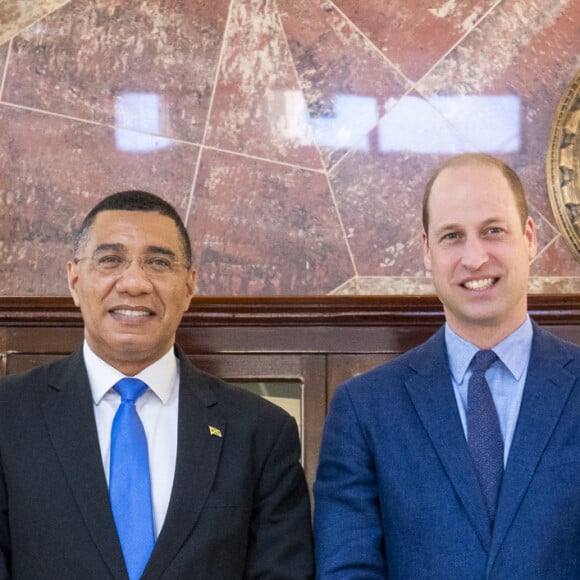 Le prince William, duc de Cambridge, et Catherine (Kate) Middleton, duchesse de Cambridge, rencontrent le Premier ministre de Jamaïque, Andrew Holness et sa femme Juliet à Kingston lors de leur visite officielle dans les Caraïbes pour marquer le jubilé de la reine. Le 23 mars 2022. 