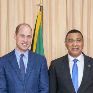 Le prince William, duc de Cambridge, et Catherine (Kate) Middleton, duchesse de Cambridge, rencontrent le Premier ministre de Jamaïque, Andrew Holness et sa femme Juliet à Kingston lors de leur visite officielle dans les Caraïbes pour marquer le jubilé de la reine. Le 23 mars 2022. 